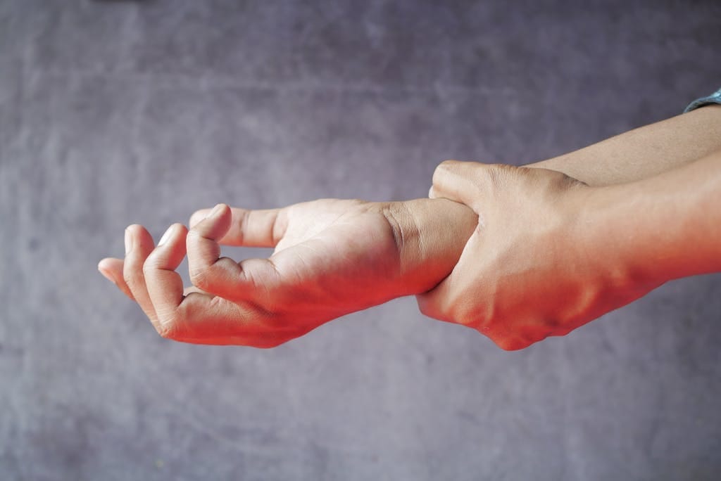 prevent hand injury for massage therapists